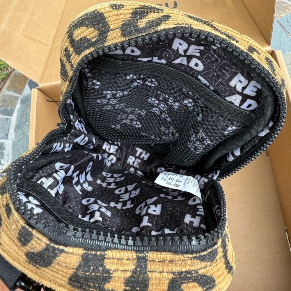 Thread Crossbody Bag - Picture 3 of 4